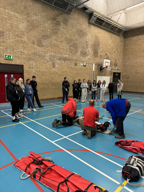 Packaging casualties in stretchers
